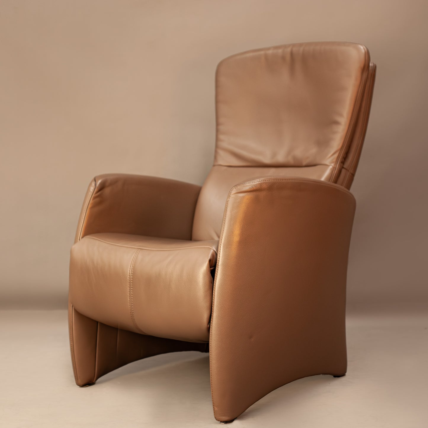 RECLINING CHAIR