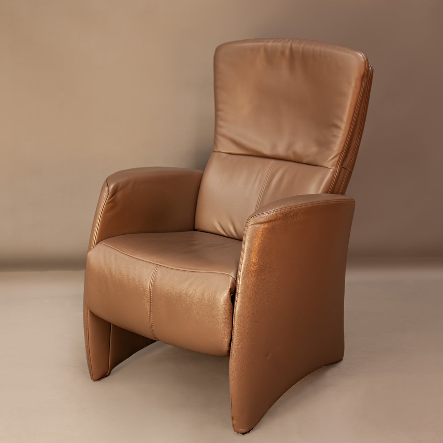 RECLINING CHAIR
