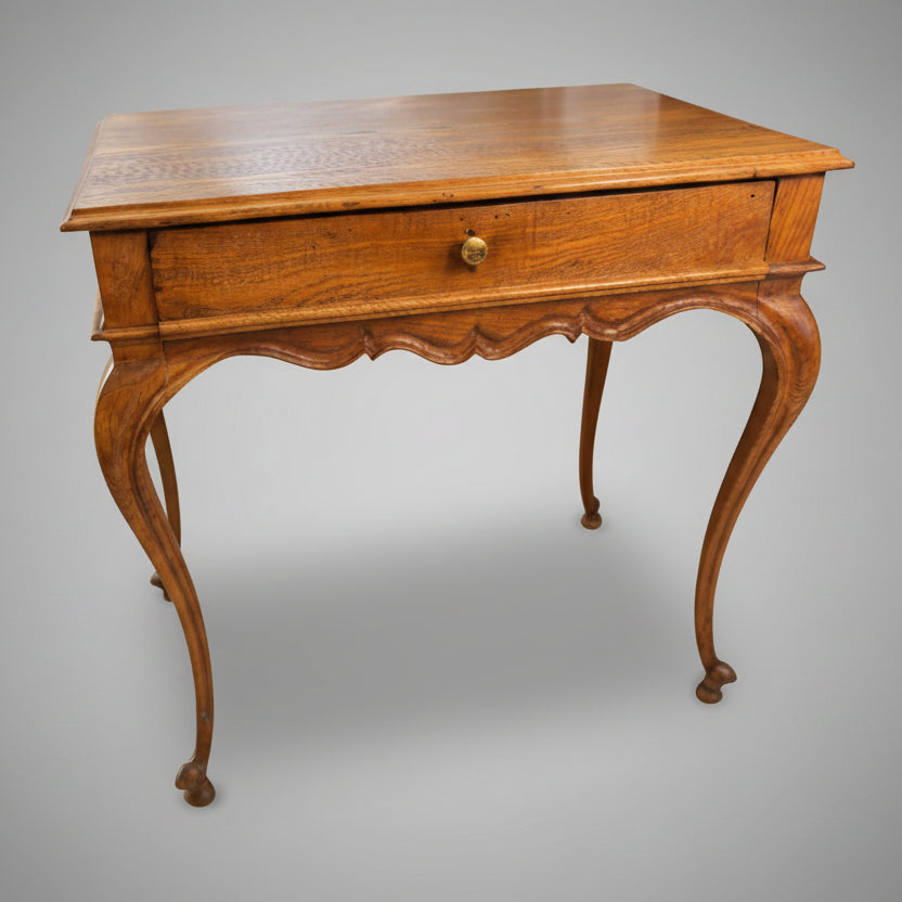 Автентична помощна маса от масивен дъб и орех (Authentic Solid Oak and Walnut Nightstand) – Стил Луи XV ок. 1750 г. – Front View