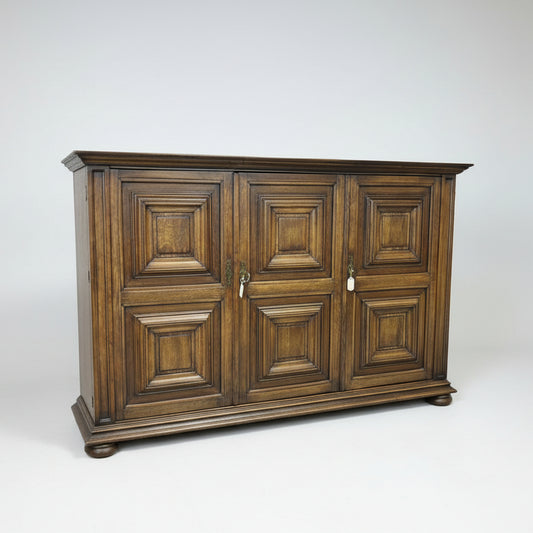 Антикварен трикрилен шкаф от масивен дъб (Neo-Renaissance Solid Oak Sideboard) - Стил Историзъм - Front View