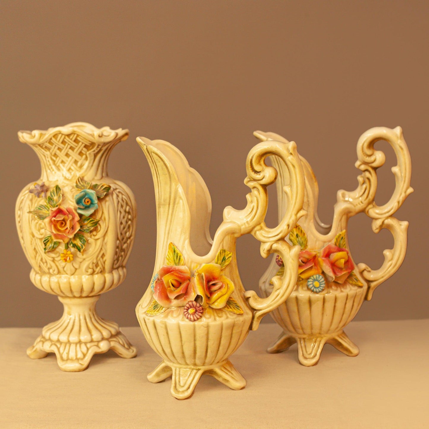 ИТАЛИАНСКИ ПОРЦЕЛАНОВИ ВАЗИ CAPODIMONTE - My Dutch House