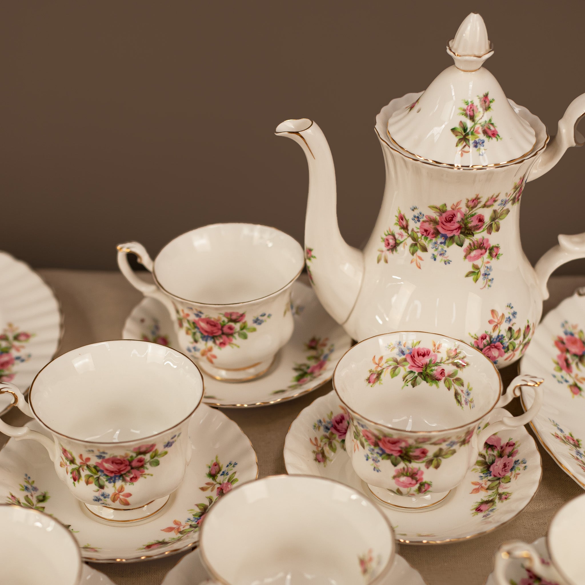 Fine China Aladdin Vintage Moss Rose Tea Set Occupied Japan 17 popular pieces 1945-1951