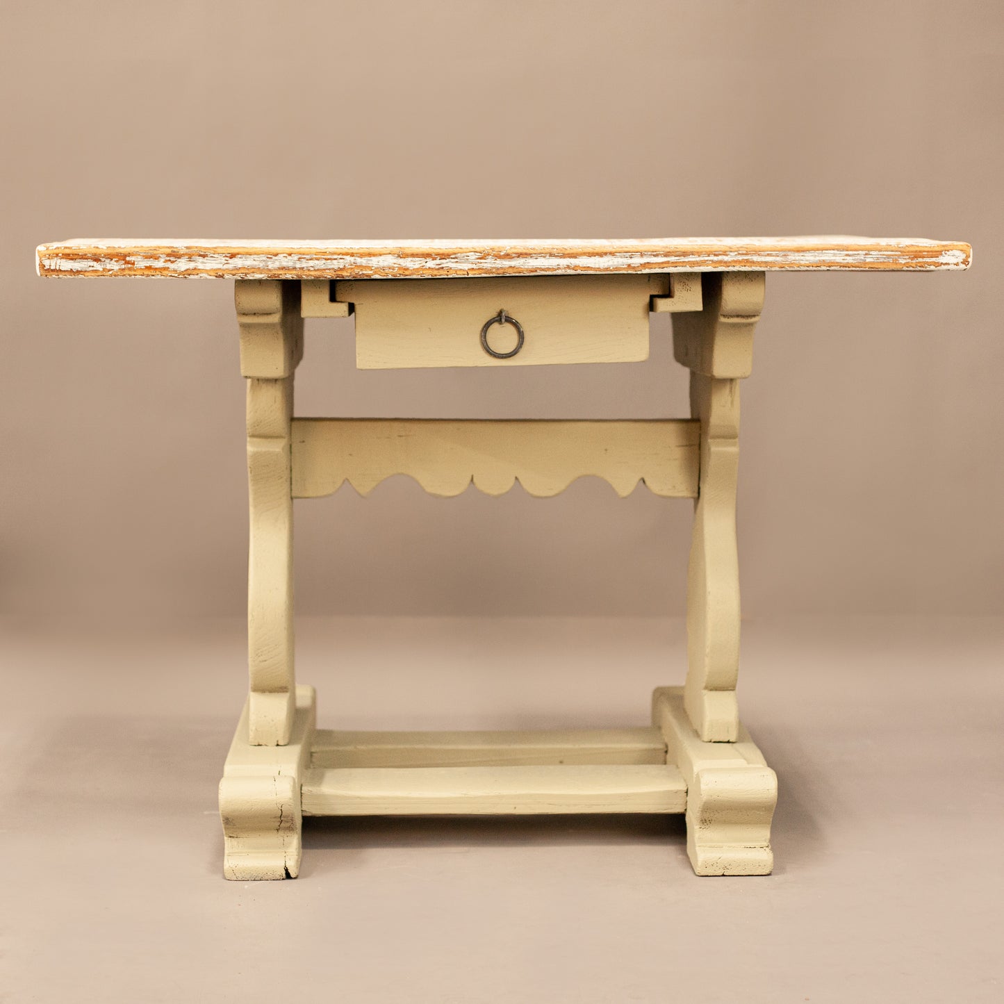SMALL TABLE