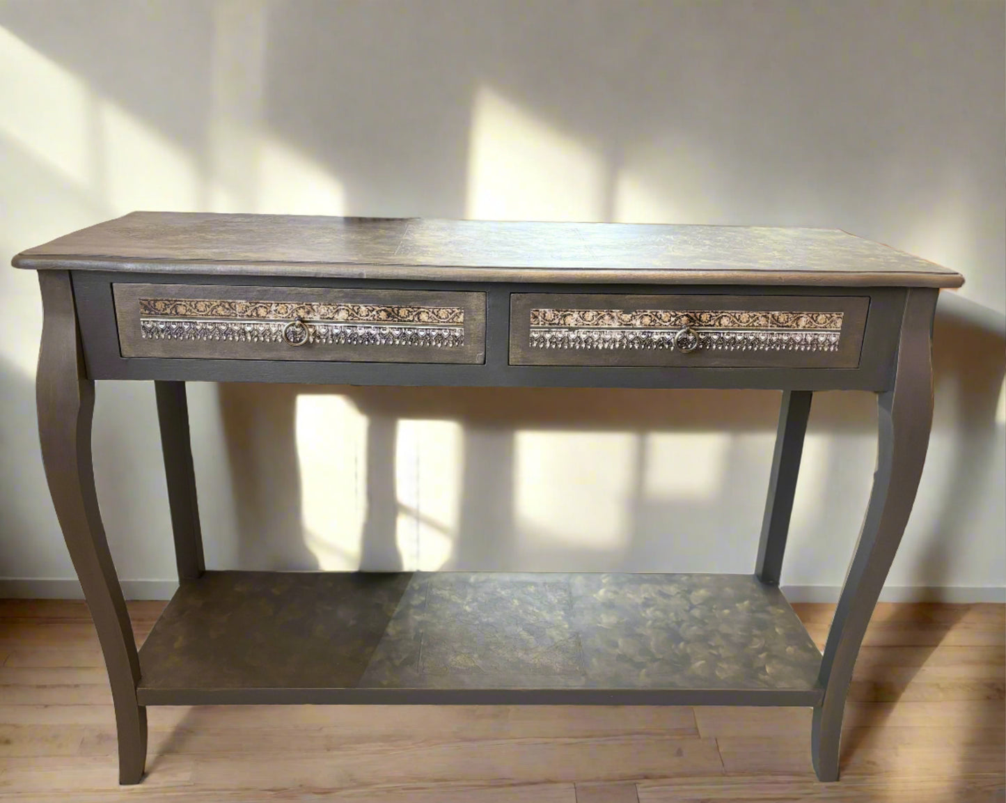 CONSOLE TABLE