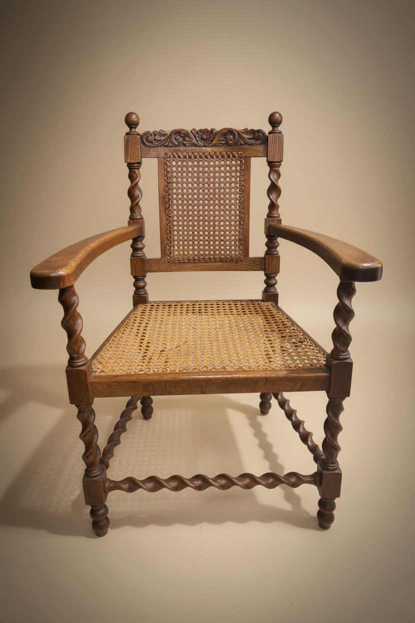 АНТИКВАРНО ДЪБОВО КРЕСЛО стил (Jacobean Revival) с ратанова плетка