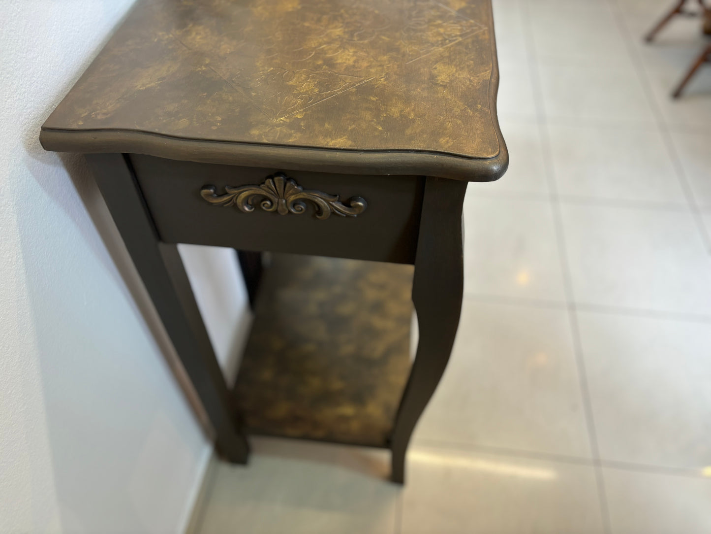 CONSOLE TABLE