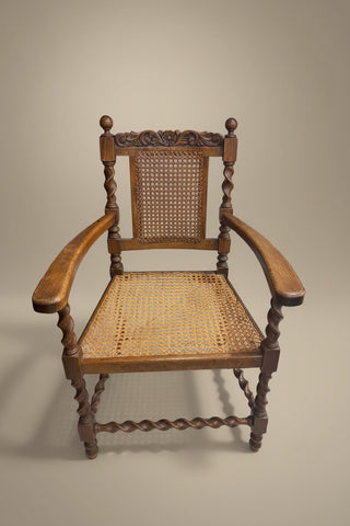 АНТИКВАРНО ДЪБОВО КРЕСЛО стил (Jacobean Revival) с ратанова плетка