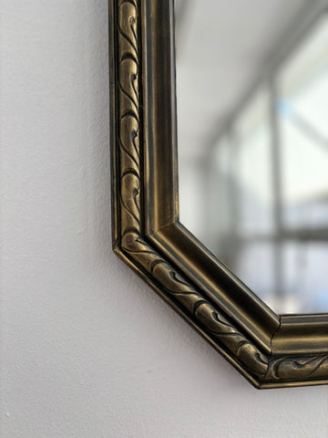 VINTAGE MIRROR