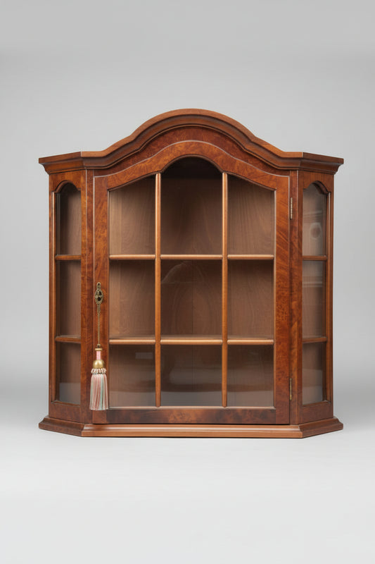 ИЗИСКАНА СТЕННА ВИТРИНА – СТИЛ БАРОК