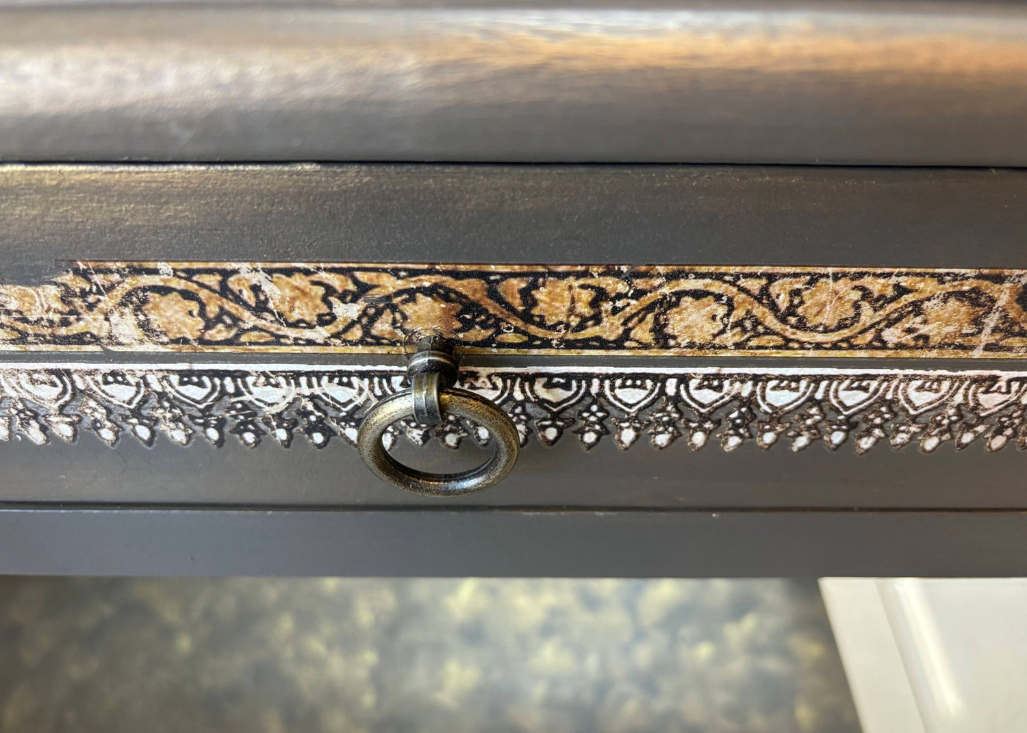 Refurbished vintage console table with a distressed wood finish and ornate carvings, perfect for adding character to entryways or living rooms. This stylish table combines classic design with modern functionality, making it ideal for displaying decor or as a chic storage solution.