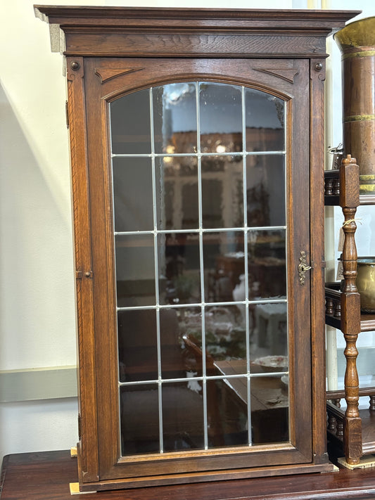 Антикварна дъбова библиотека от 1920 г. (Antique Oak Bookcase with Leaded Glass) - Едуардиански стил - Front View