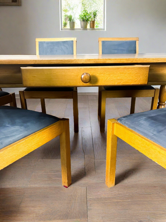 ФРЕНСКА ТРАПЕЗНА МАСА