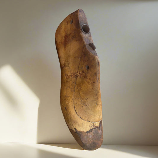 Винтидж обущарски инструмент от масивно дърво (Vintage Cobbler's Shoe Form) - Индустриален декор - Perspective View