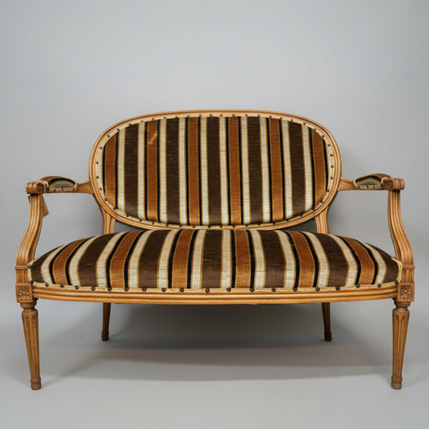 Двуместно антикварно канапе Louis XVI (Louis XVI Style 2-Seater Canapé) - Овална облегалка - Front View