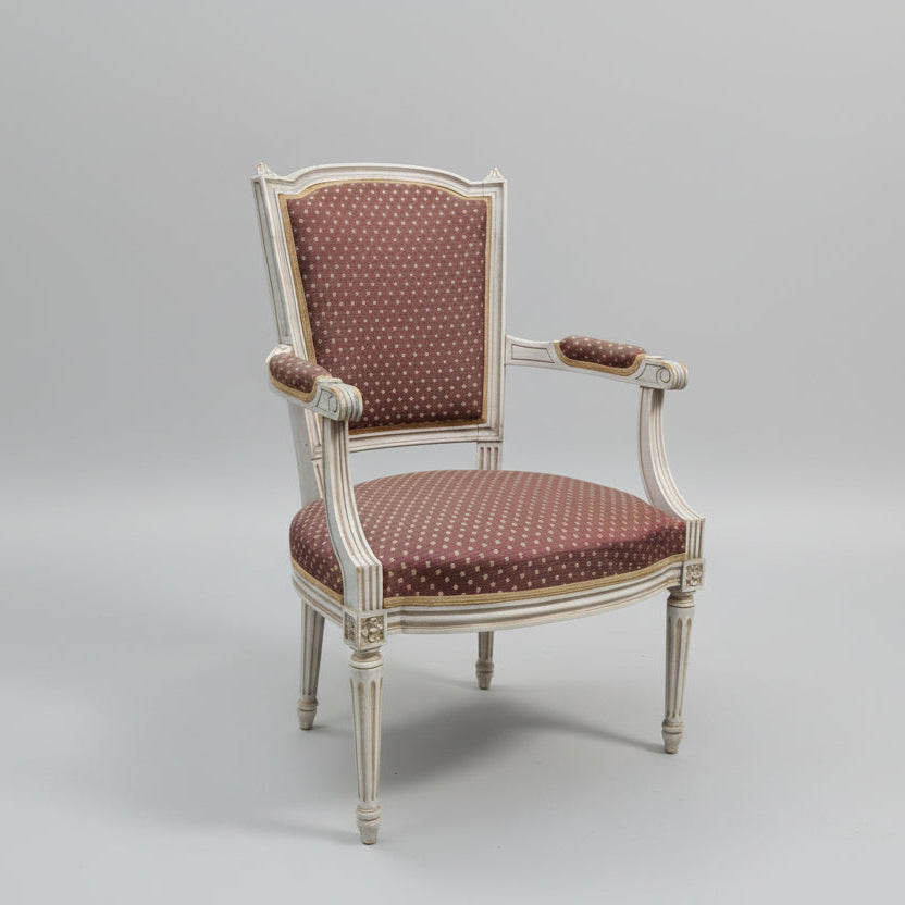 Френски неокласически стол с бяла патина (White Patina Louis XVI Armchair) - Масивно дърво - Perspective View