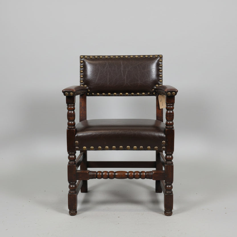 Антикварен дъбов стол стил Кромуел (Antique Cromwellian Oak Dining Chair) - XVII век дизайн - Front View