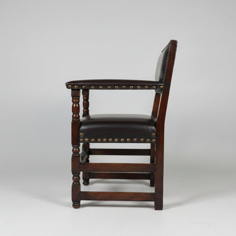 Ренесансов стил трапезен стол (Renaissance Style Oak Dining Chair) - Автентична патина - Right Side View