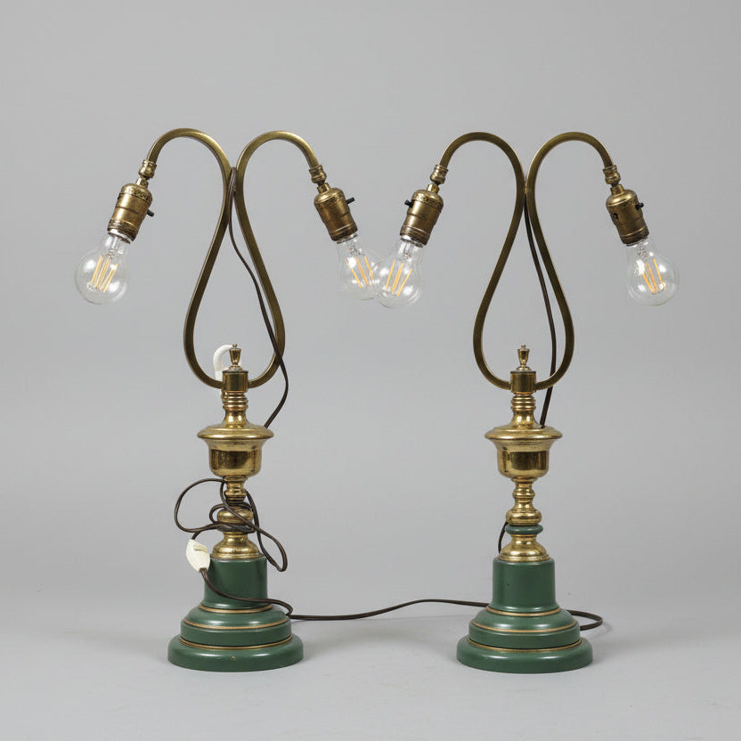 Чифт антикварни месингови лампи (Pair of Vintage Brass Lamps) - Тъмнозелена основа - Full View