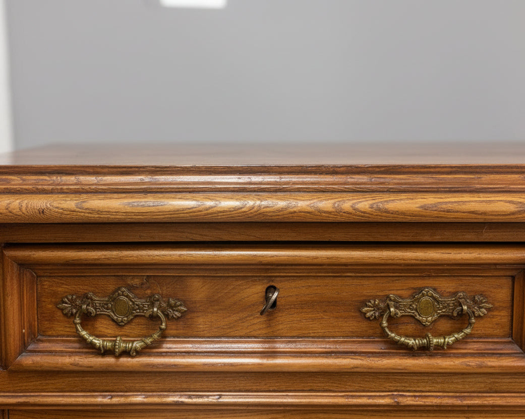 Оригинален месингов обков с патина (Original Antique Brass Hardware) - Автентичен финиш - Detail View