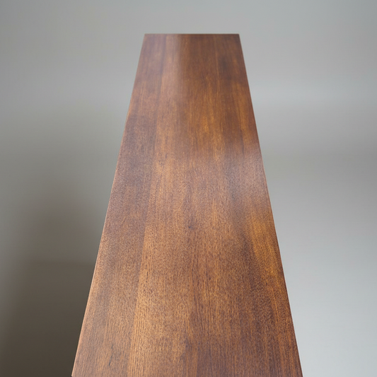 Плот на лакирана дървена пейка (Lacquered Wood Bench Seat Detail) – Дълга повърхност от масивна дървесина – Top Down View