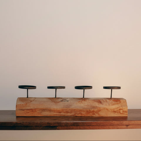 Рустикален свещник от масивно дървено трупче (Rustic Solid Wood Log Candle Holder) – Център за маса с 4 свещи – Full Front View