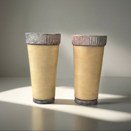 Гравирани орнаменти върху керамична ваза (Hand-carved Pottery Detail) - Винтидж занаятчийска изработка - Close-up