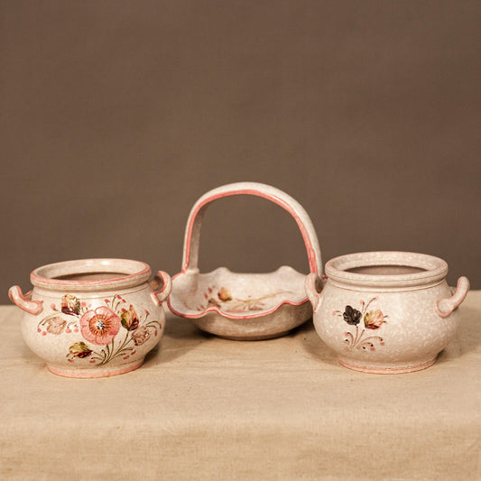 Комплект винтидж керамика от 3 части (3-Piece Vintage Floral Ceramic Set) – Ръчно рисувани купи и кошница – Full View