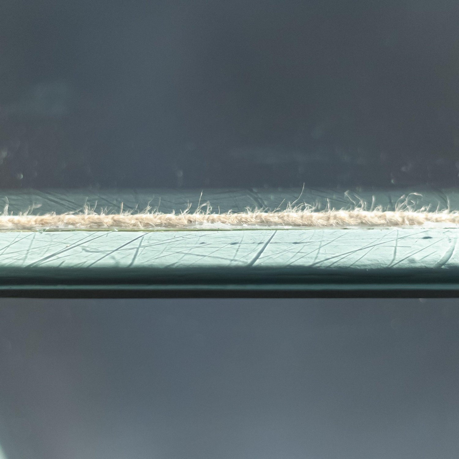 Детайл на автентично лято стъкло с фасети (Close-up of Authentic Poured Glass Panes) – Ръчна изработка – Glass Detail