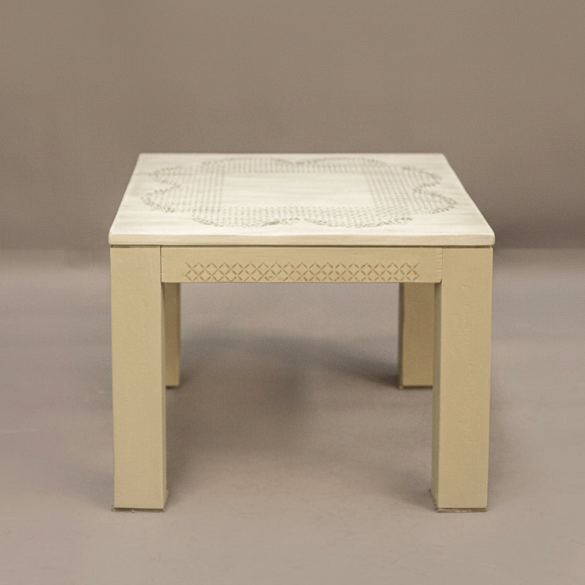 Компактна дървена масичка за кафе (Compact Wooden Coffee Table) – Селекция на My Dutch House – Frontal Perspective