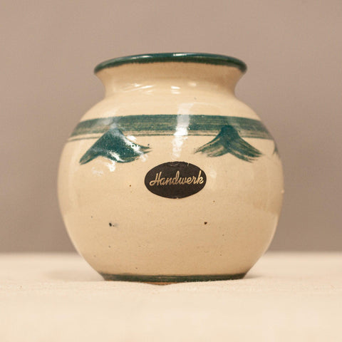 Ръчно изработена нидерландска керамична ваза (Handmade Dutch Studio Pottery Vase) – Винтидж обла форма – Front View