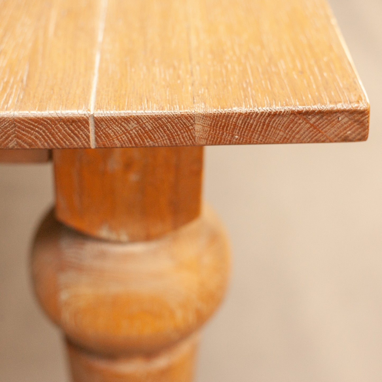 OAK DINING TABLE