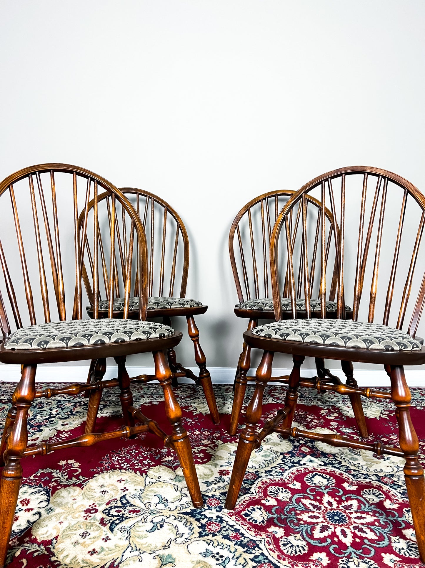 Трапезни столове Уиндзор - My Dutch House-мебели-намаление