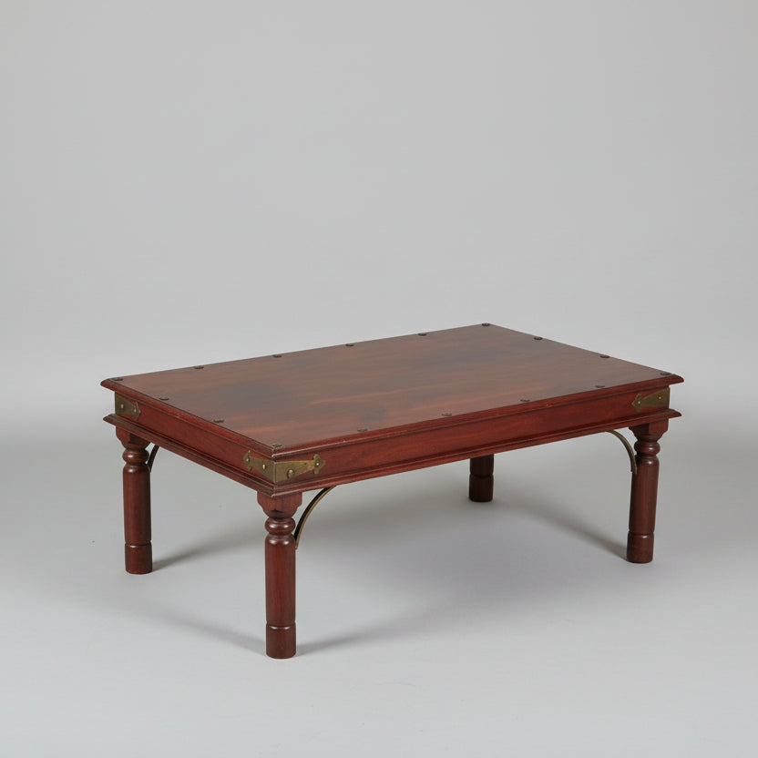 Страничен профил на холна маса Colonial Charm (Side Profile of Colonial Charm Coffee Table) – Винтидж излъчване – Perspective View
