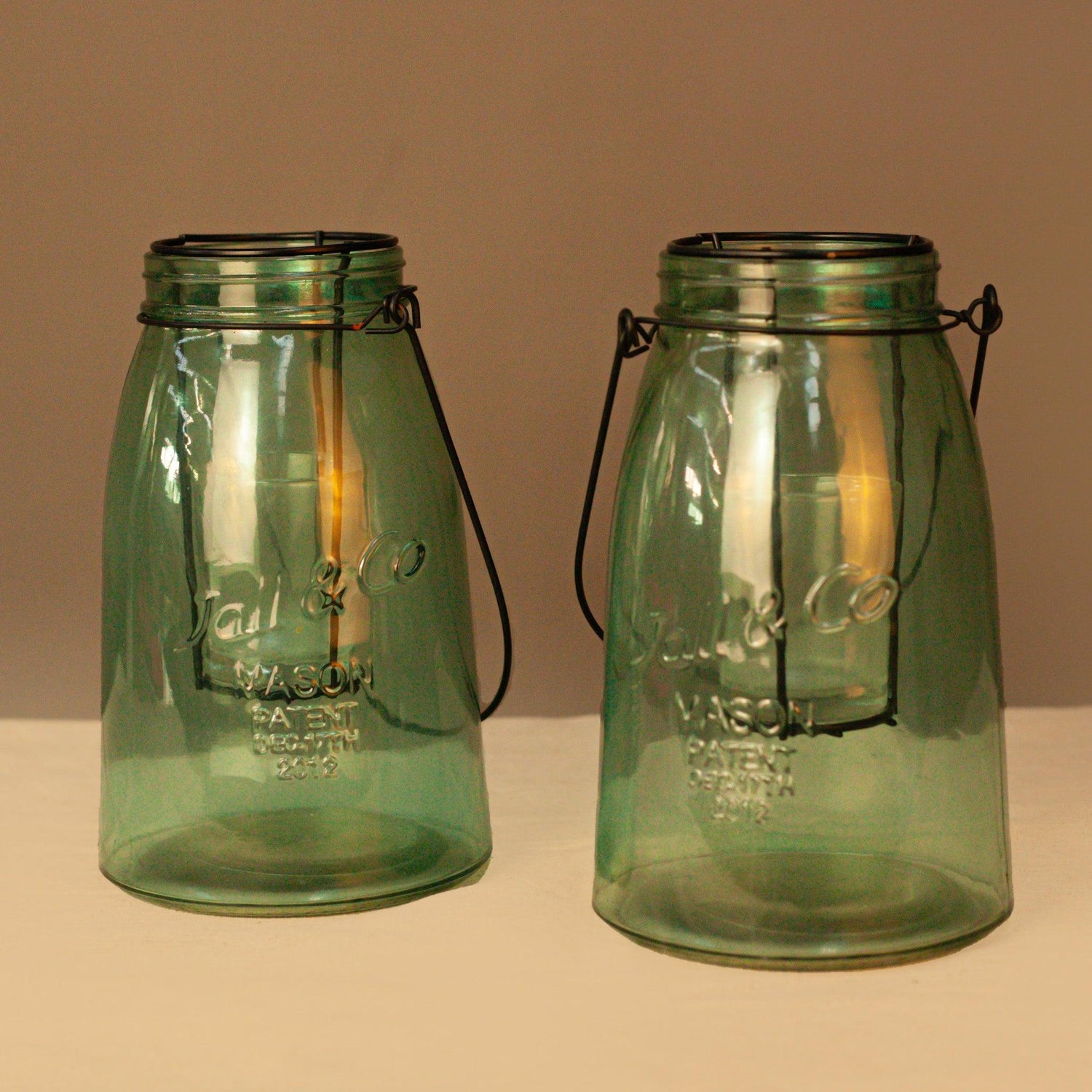 Винтидж стъклен фенер в зелено (Vintage Green Glass Lantern) – Рустикална декорация от Нидерландия – Front View
