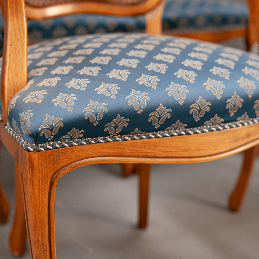 Детайл на автентична плетена облегалка тип Cane Back (Detail of Traditional French Cane Backrest) – Ръчна изработка – Close-up